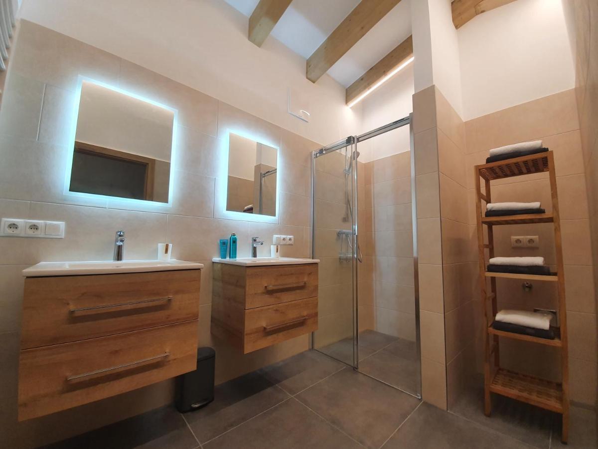 Alpen Appartements Viehhofen - Incl Sommercard Zell Am See フィーホーフェン エクステリア 写真