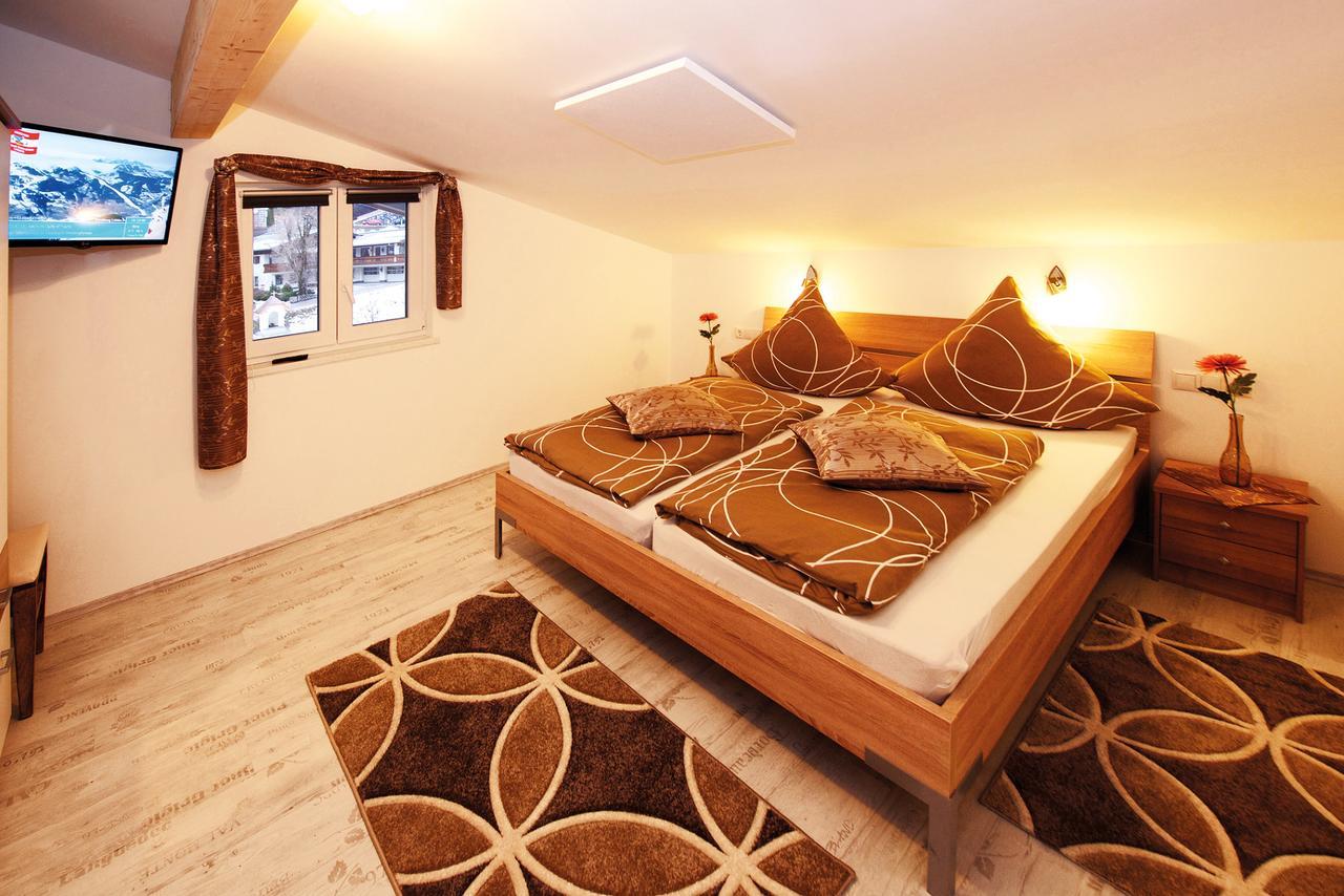 Alpen Appartements Viehhofen - Incl Sommercard Zell Am See フィーホーフェン エクステリア 写真